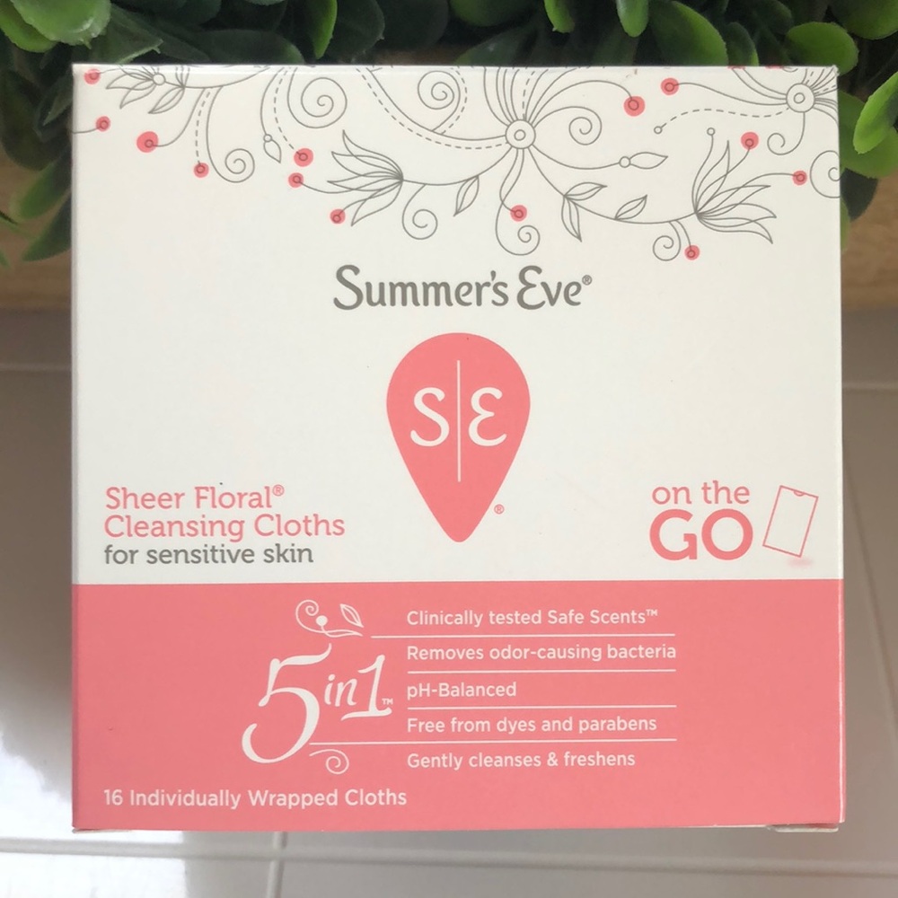 Summer's Eve Sheer Floral Cleansing Cloths